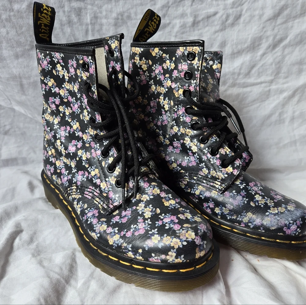 Dr. Marten's Womens Floral Boots - Picture 9 of 10
